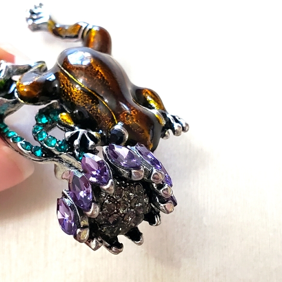 Gold Purple and Green Color Frog Holding Flower Pin/Brooch with Rhinestones - Picture 2 of 6